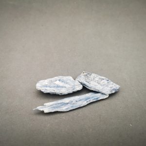 Kianit modri -Ročni kamen