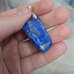 Obesek lapis lazuli